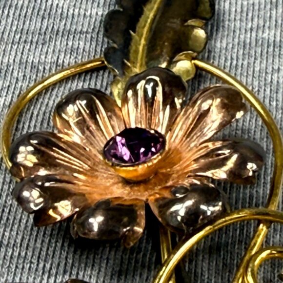 Vintage Gold-Tone Flower Brooch Purple Rhinestone Center & Detailed Leaf Design - Picture 7 of 16